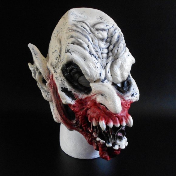 Don Post Studios Full Face Mask Scary Bloody Demon Adult Mask 2000 - Picture 6 of 8